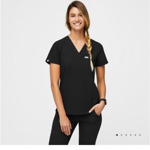 FIGS Catarina Top in Black, Size XS
